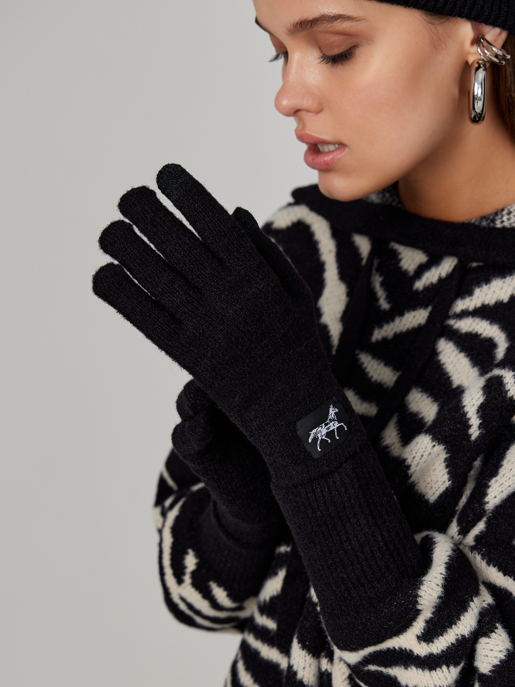 Перчатки женские черные перчатки sherwood 5030 pro sr blk 15